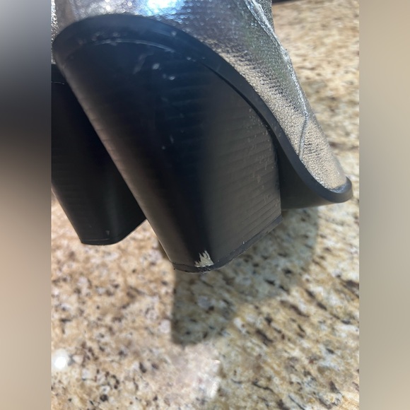 PrettyLittleThing SILVER METALLIC WESTERN POINTED WEDGE HEELED KNEE BOOTS 9 - Picture 12 of 14